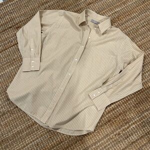 EUC Everlane light cotton button down, size 6